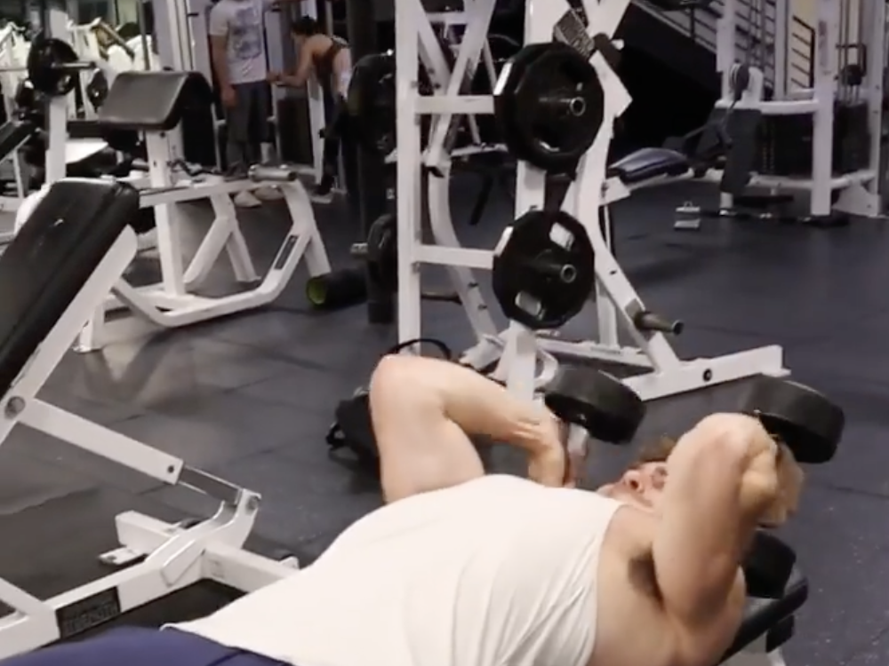 Guide to the Dumbbell Skull Crusher